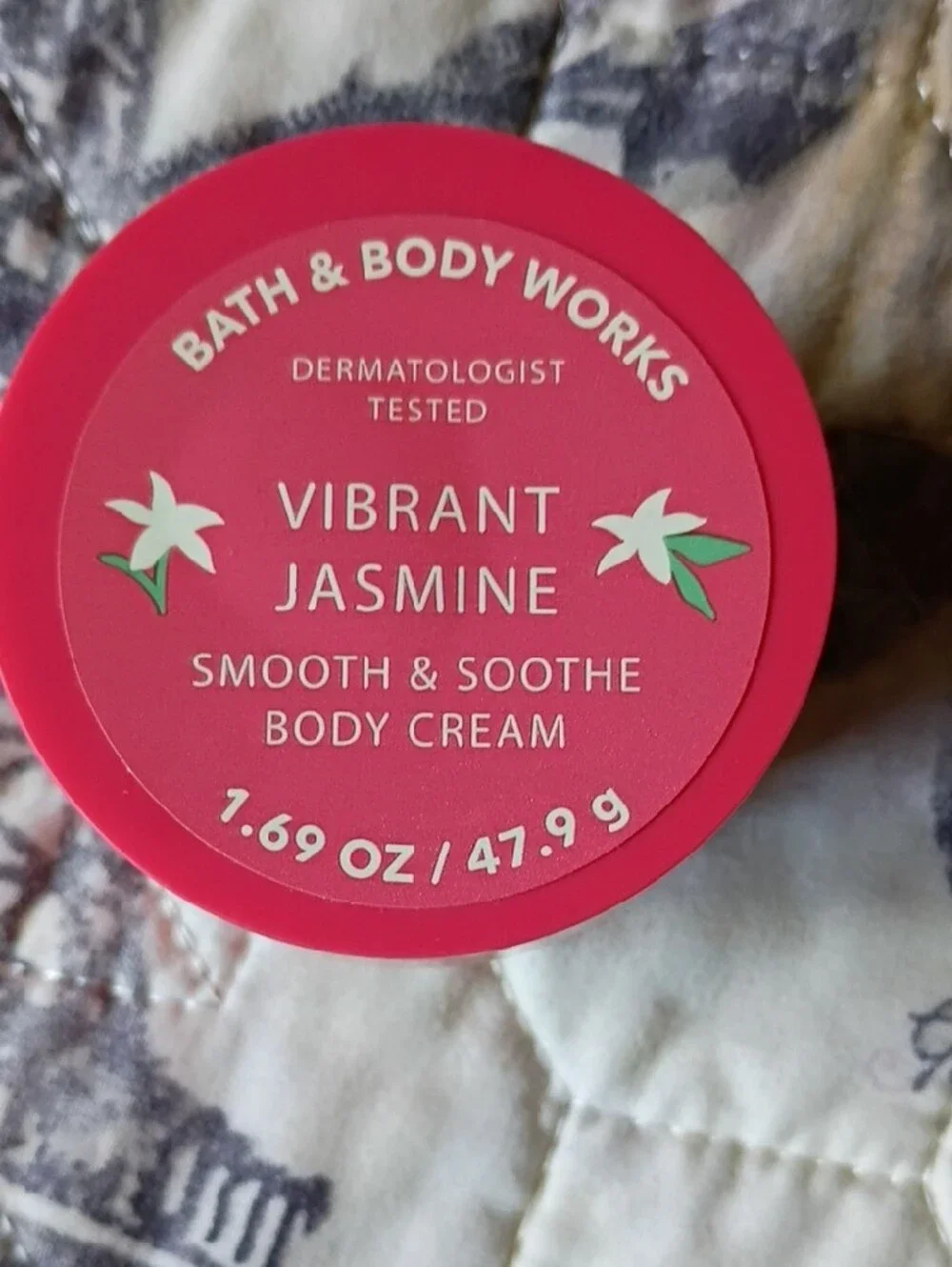 Bath & Body Works Vibrant Jasmine Body Cream - Pink Packaging